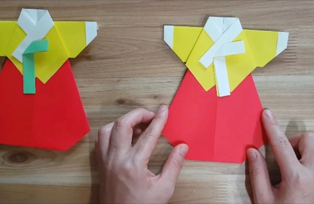 Atelier Pliage de hanbok en papier coloré
